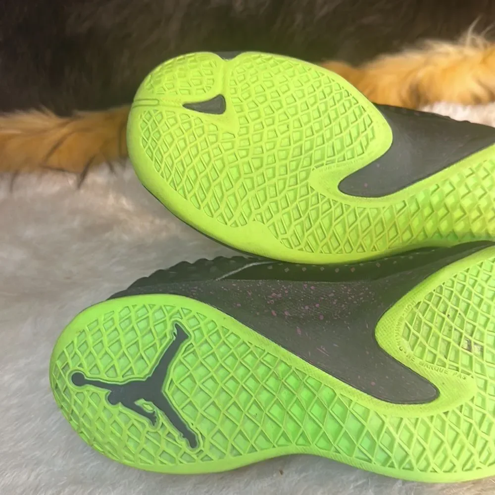 Nike extra fly Jordan shoes 6.5 (2700)